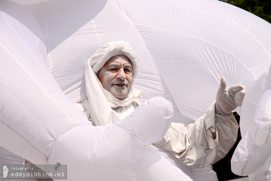 2014-07-13 Compagnie des Quidams - Reve d'Herbert (Deventer op Stelten) 003